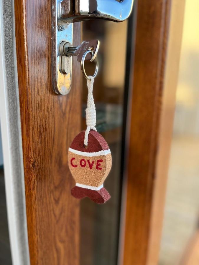 Cove Shepherds Hut Camping *