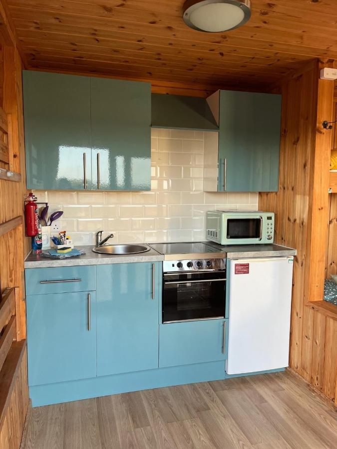 Cove Shepherds Hut Camping *